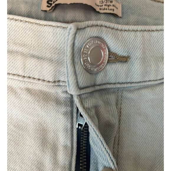 SO Super High Rise Wide Leg Jeans 13/31W Light Wash Distressed Casual Minimalist - Picture 12 of 14